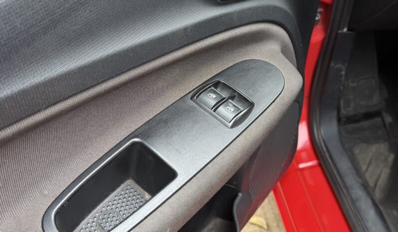 2019 Fiat Uno 1.4 WAY EVO STYLE 4X2 AA MT 5P lleno