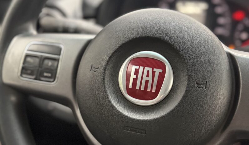 2019 Fiat Uno 1.4 WAY EVO STYLE 4X2 AA MT 5P lleno