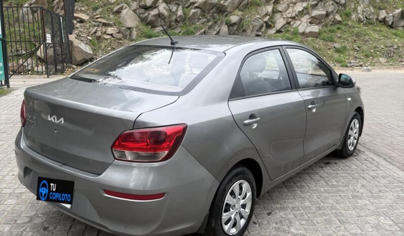 KIA SOLUTO 2022 lleno