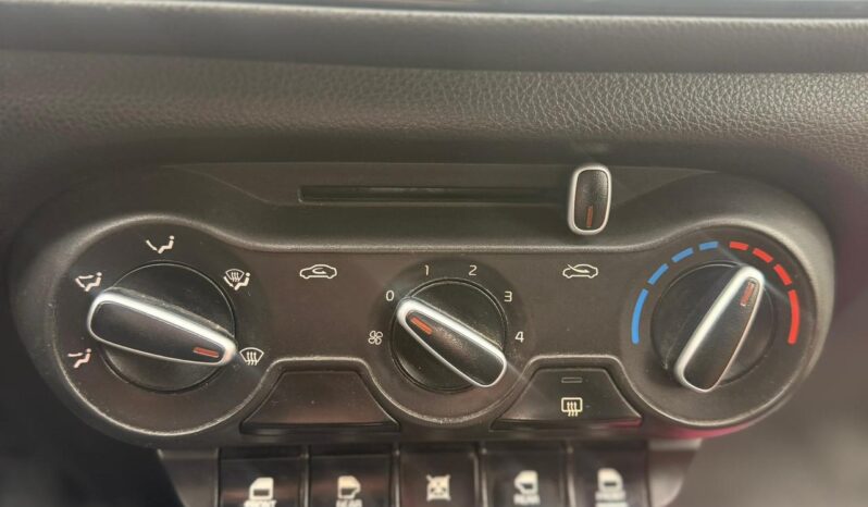 KIA SOLUTO 2022 lleno