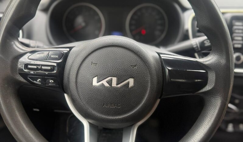 KIA SOLUTO 2022 lleno