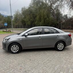 KIA SOLUTO 2022 lleno