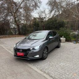 Nissan Versa Advance 2024 AT lleno