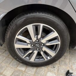 Nissan Versa Advance 2024 AT lleno