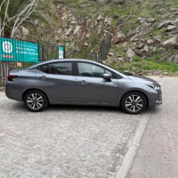 Nissan Versa Advance 2024 AT lleno