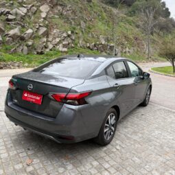 Nissan Versa Advance 2024 AT lleno