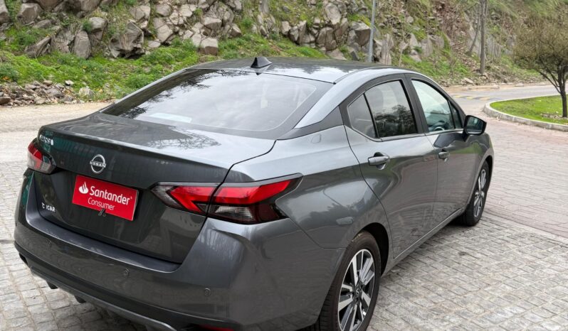 Nissan Versa Advance 2024 AT lleno