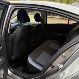 Nissan Versa Advance 2024 AT lleno