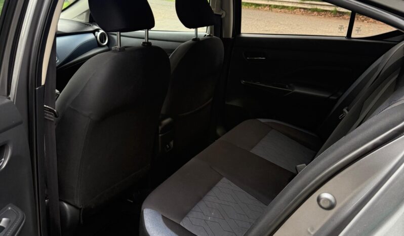 Nissan Versa Advance 2024 AT lleno