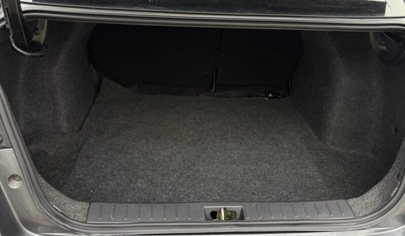 Nissan Versa Advance 2024 AT lleno