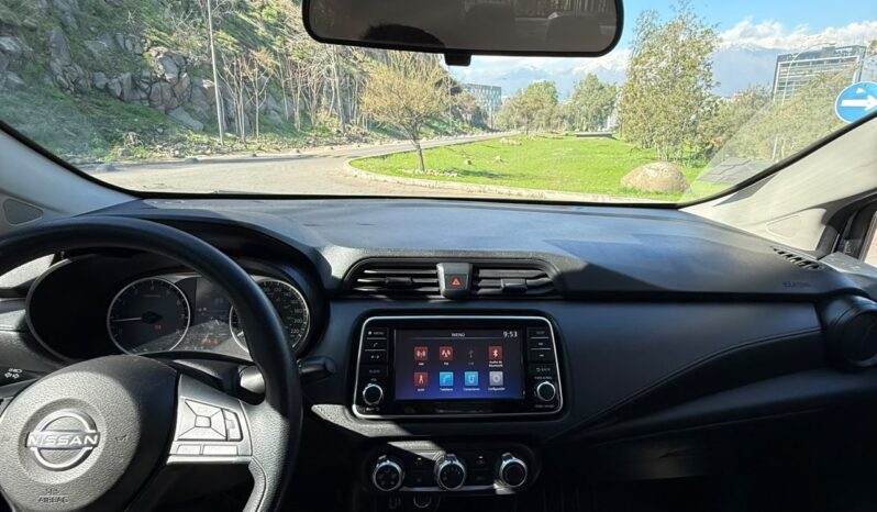 Nissan Versa 2024 lleno