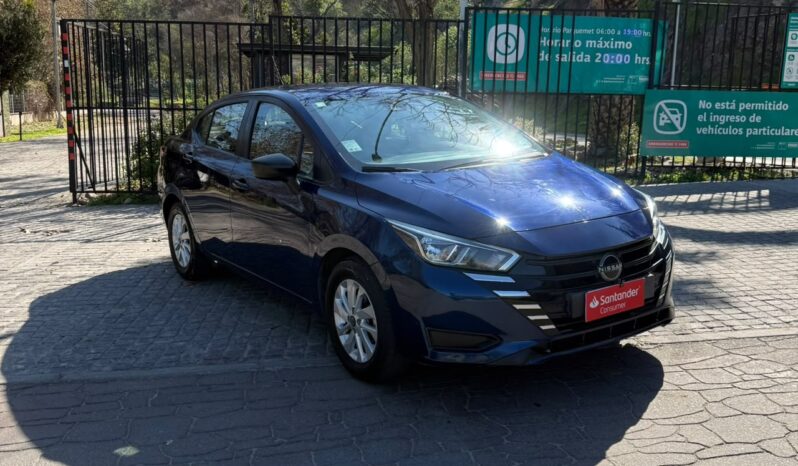 Nissan Versa 2024 lleno